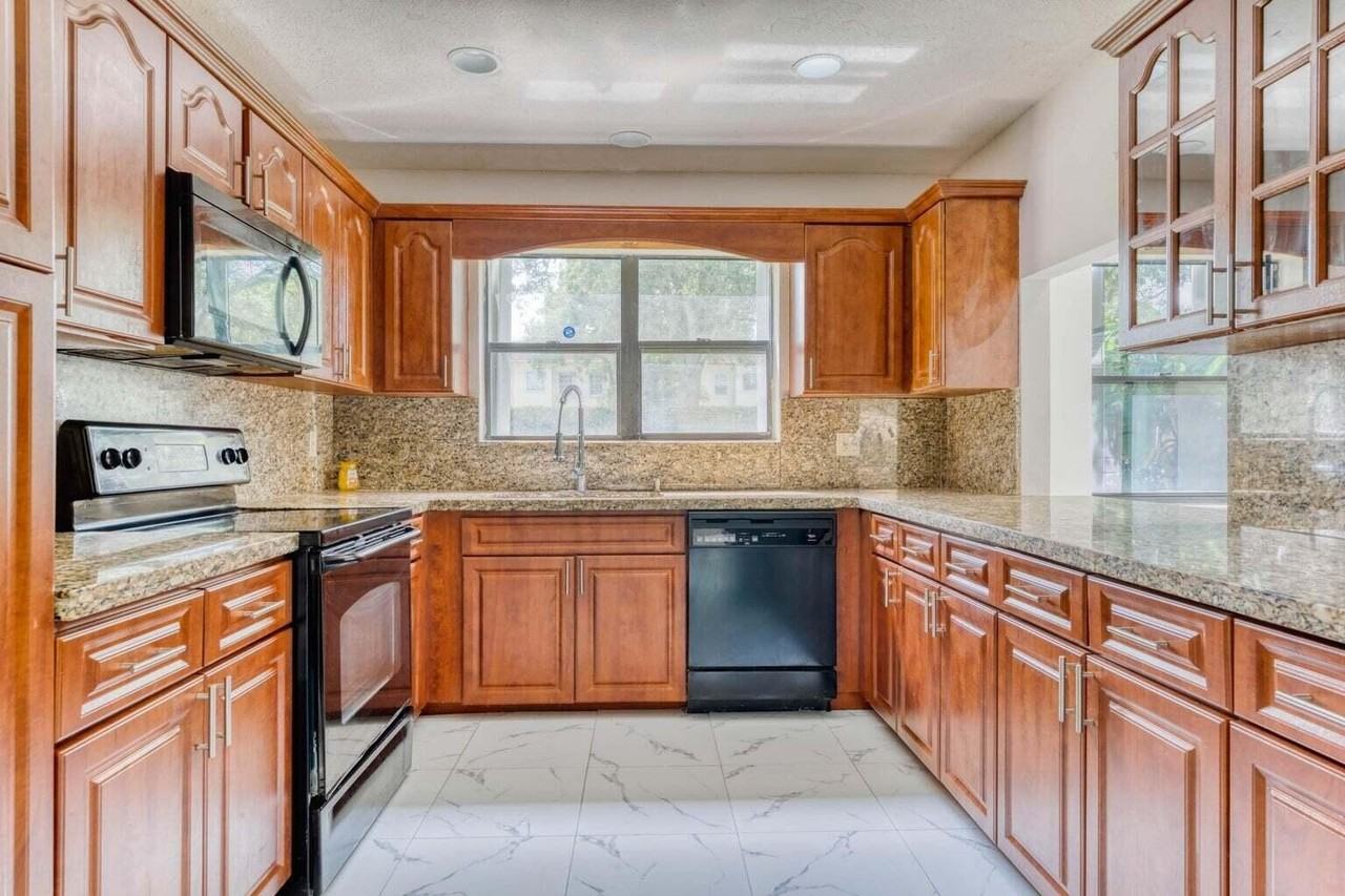 101 Fairway Ln - Photo 3 of 3