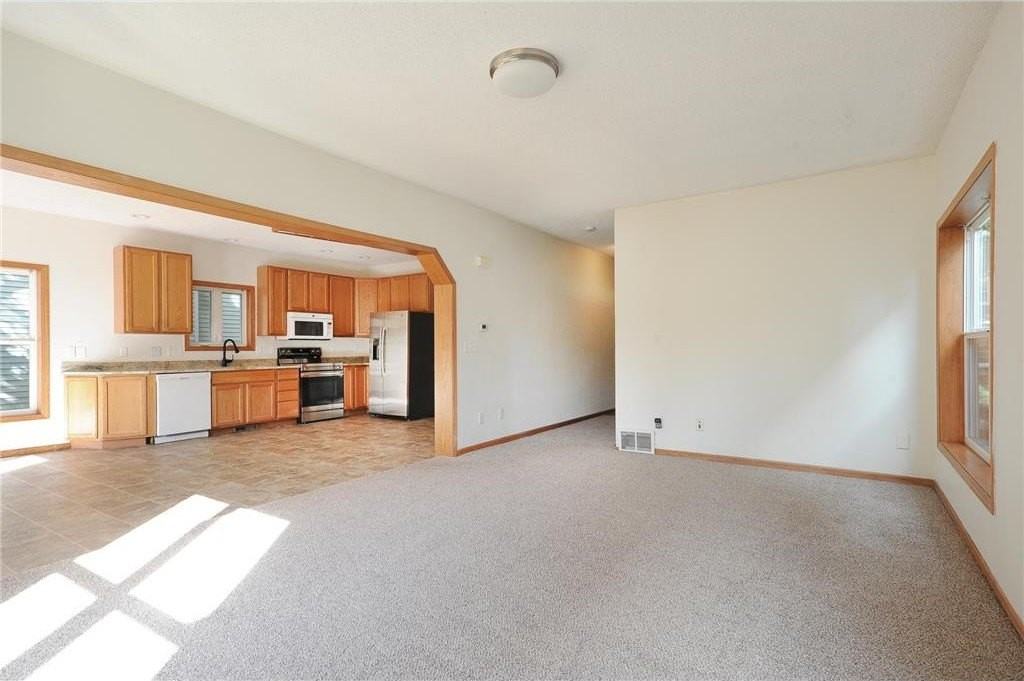 1065 23rd Ave Se - Photo 4 of 24