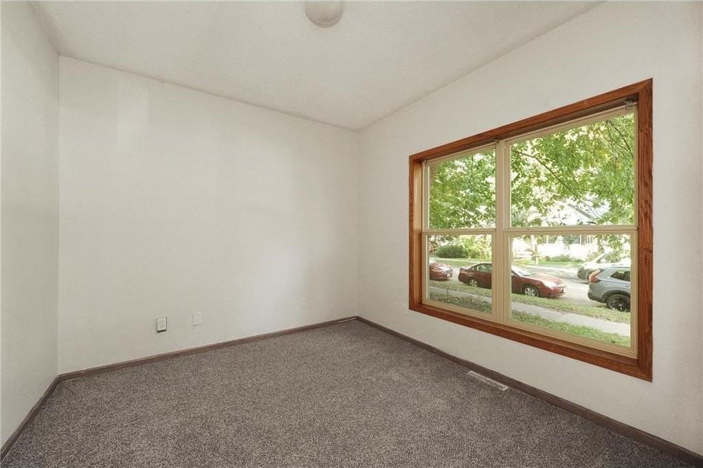 1065 23rd Ave Se - Photo 5 of 24