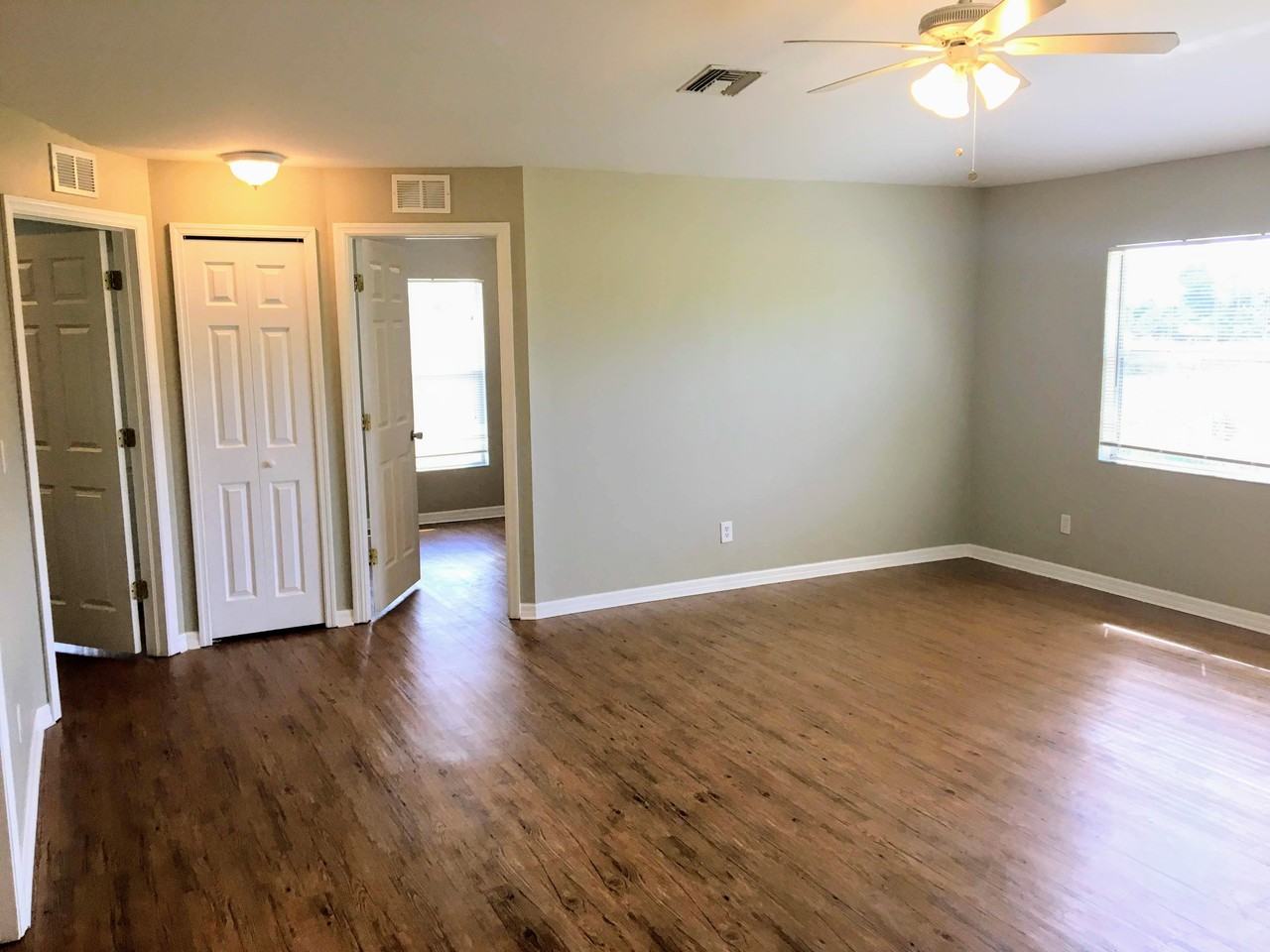 2213 Armour Rd - Photo 2 of 24