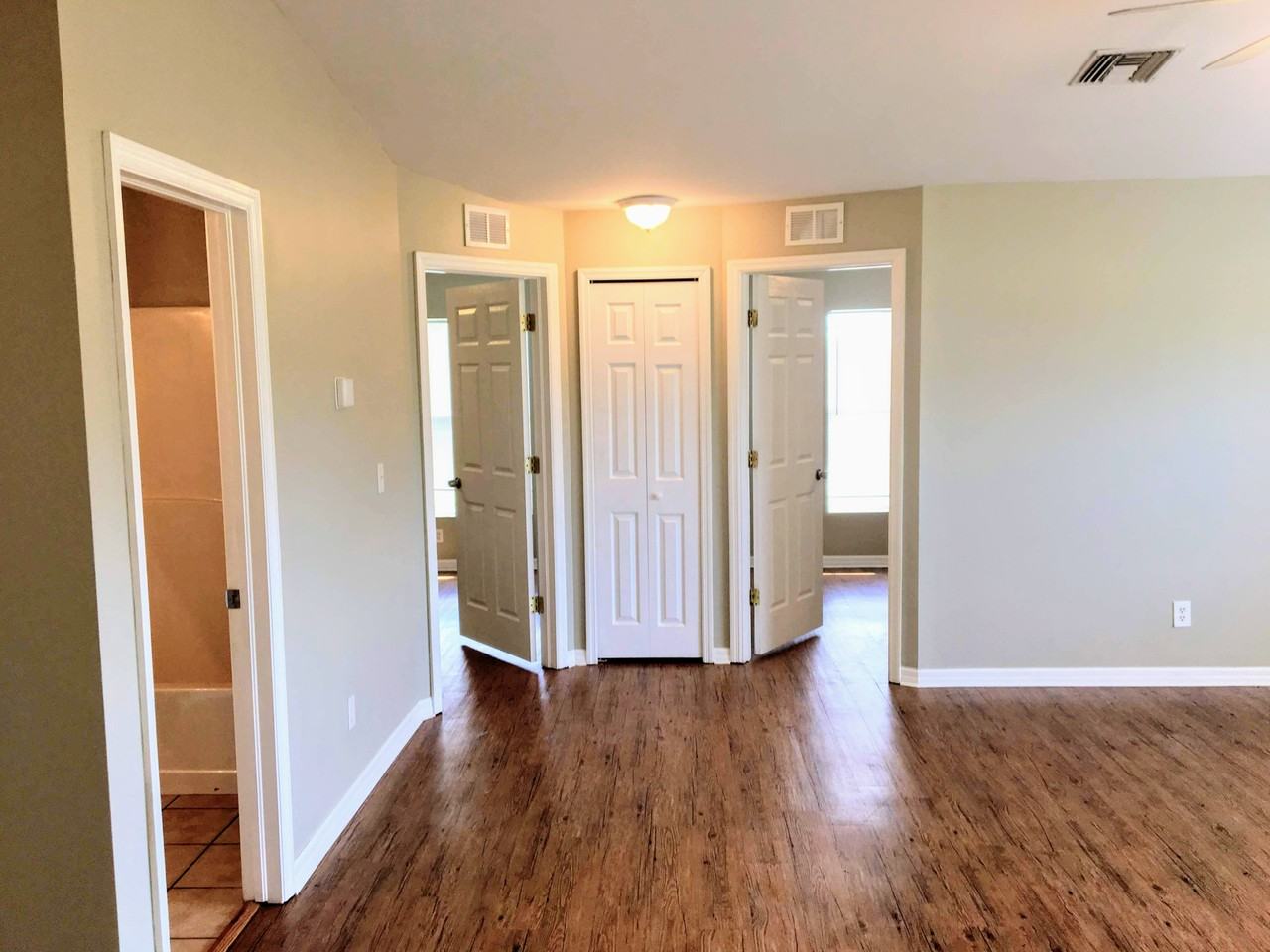 2213 Armour Rd - Photo 3 of 24