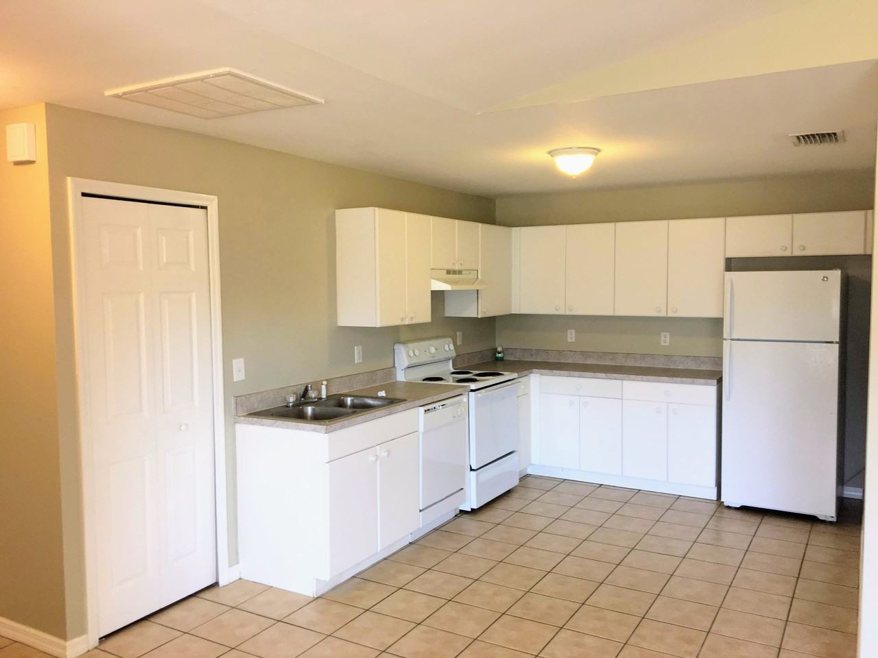 2213 Armour Rd - Photo 4 of 24