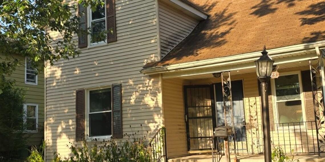 1023 S 25th St - Photo 2 of 12