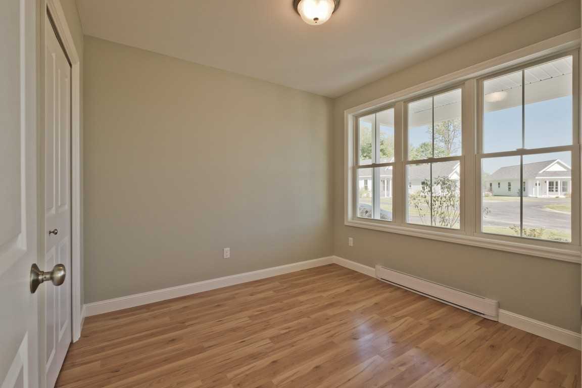 298 Portland Rd - Photo 4 of 26