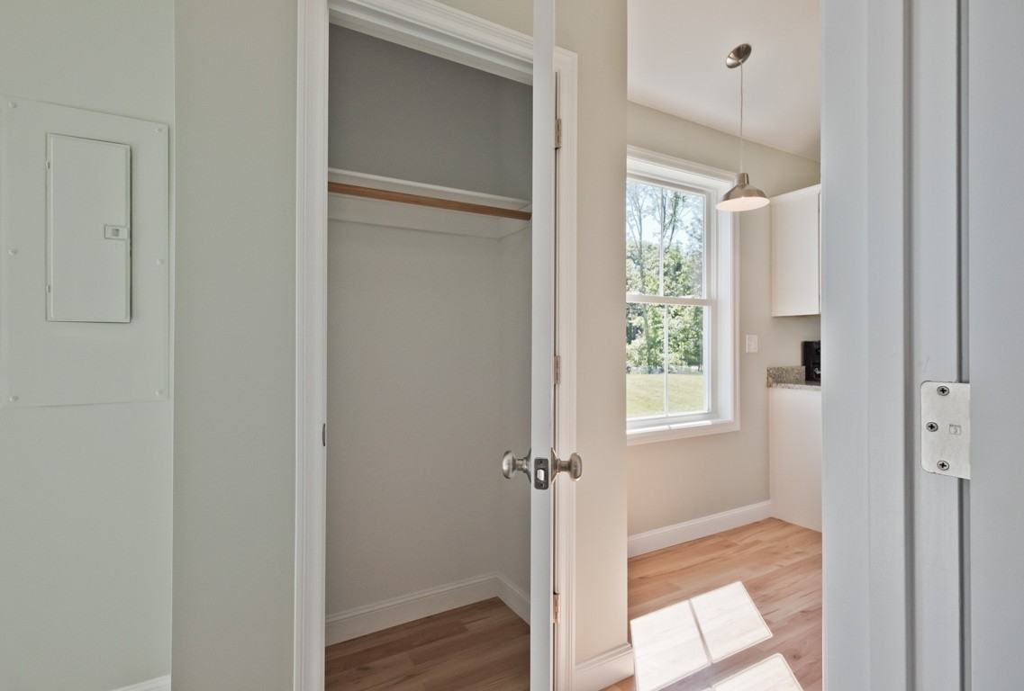 298 Portland Rd - Photo 6 of 26