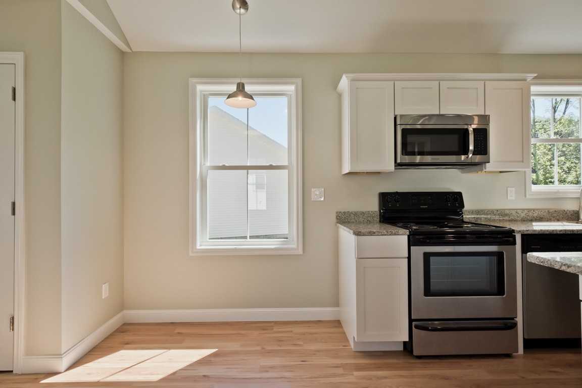 298 Portland Rd - Photo 7 of 26