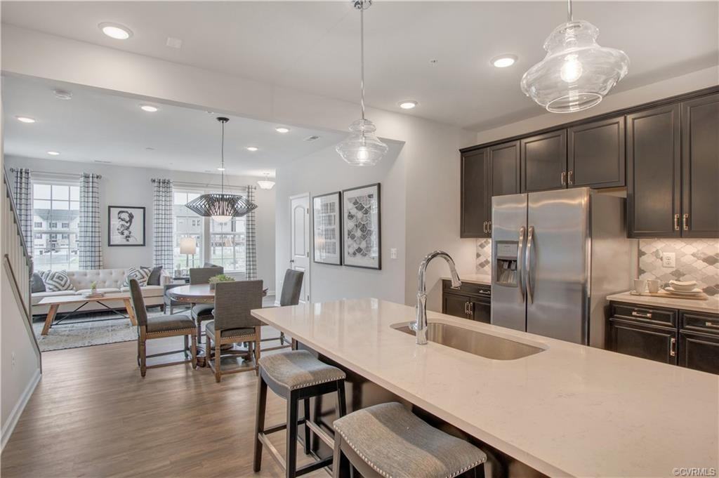 8028 Wistar Glen Dr - Photo 3 of 26