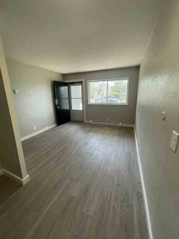 1101 E Bronson St #H - Photo 3 of 8