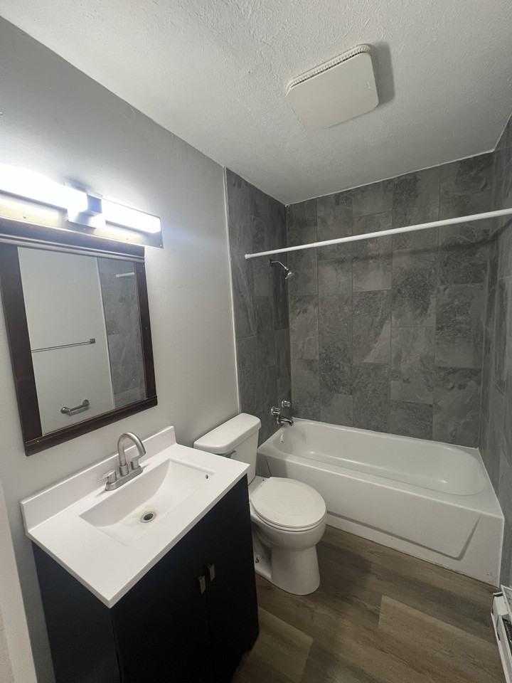 1101 E Bronson St #H - Photo 4 of 8