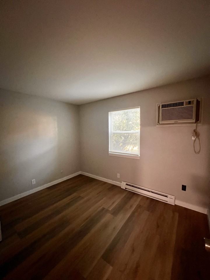 1101 E Bronson St #H - Photo 6 of 8