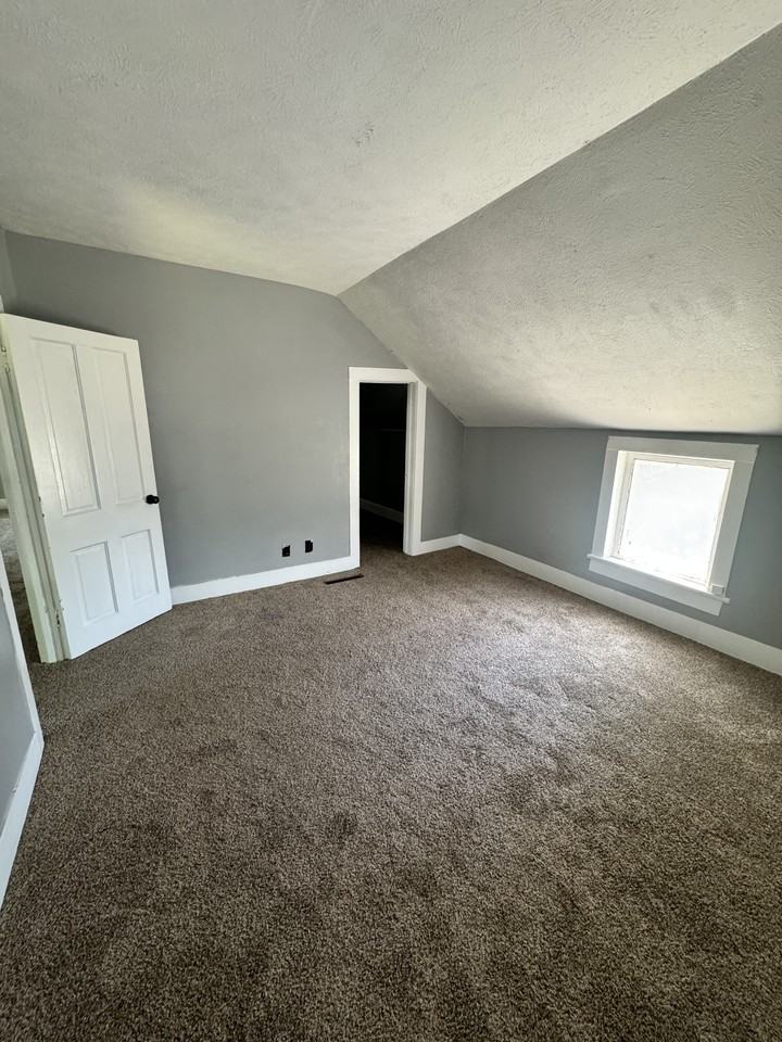 1509 Krau St - Photo 5 of 12