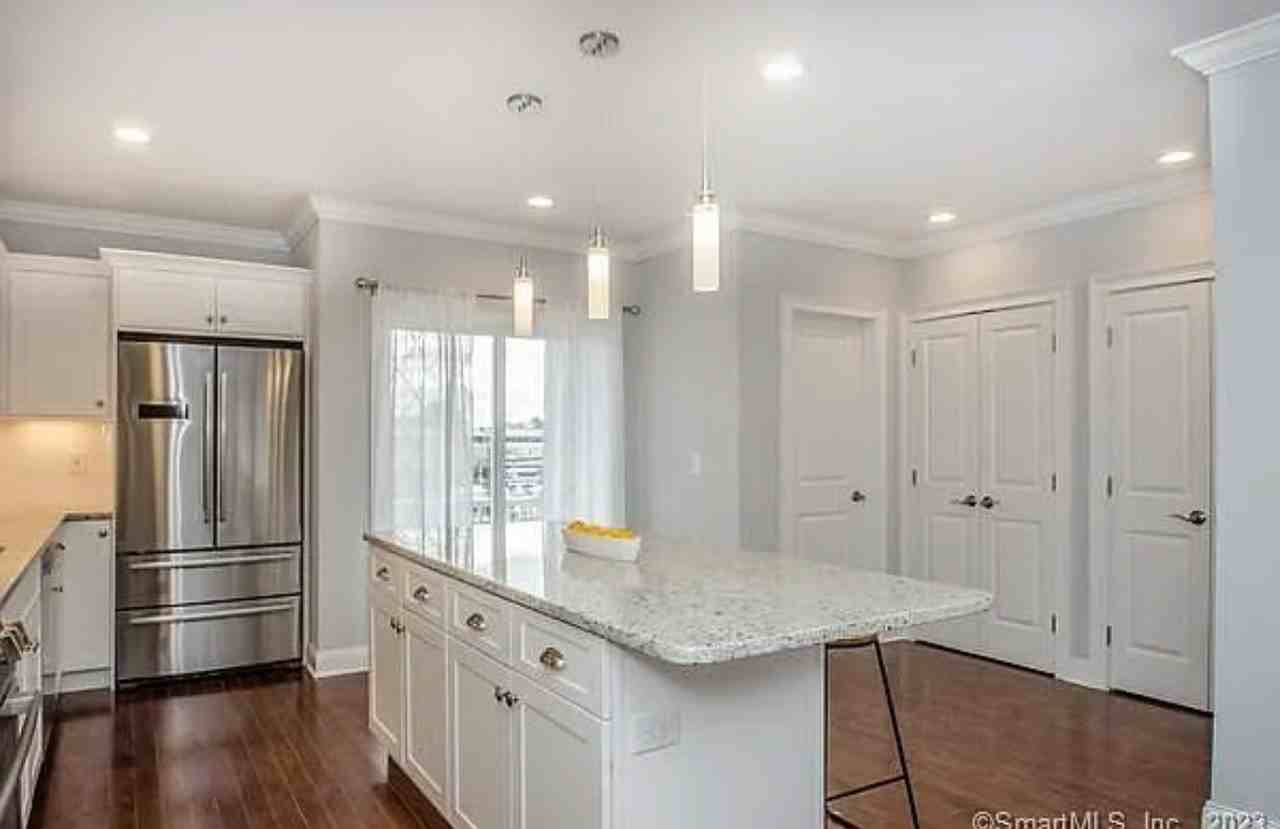 777 N Main St #5 - Photo 7 of 17