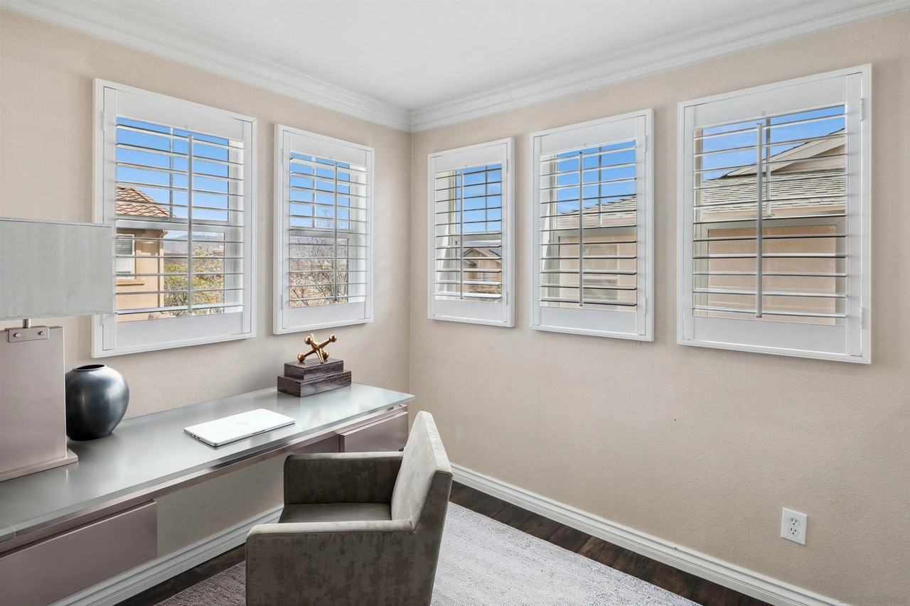 1618 Moonbeam Ln - Photo 5 of 30