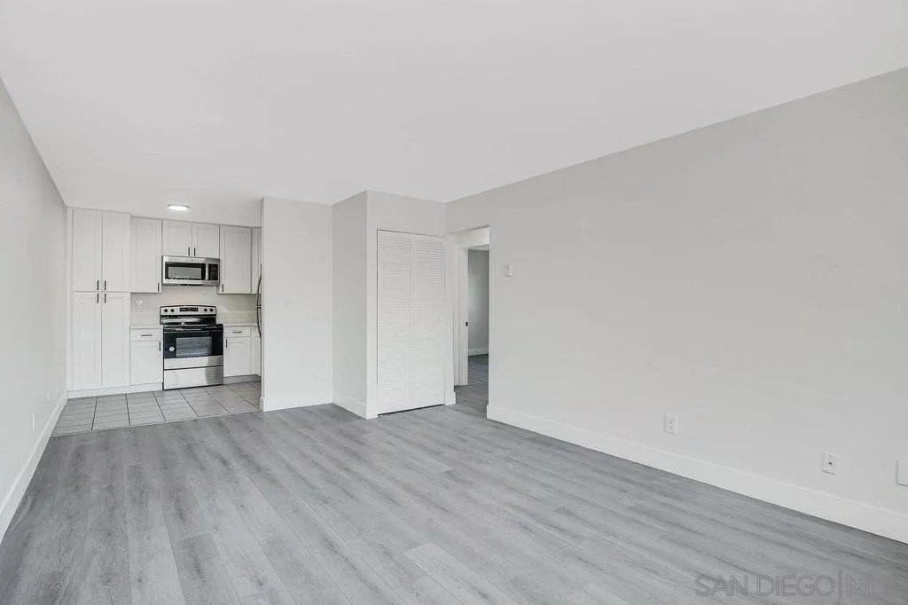 1642 C Ave - Photo 4 of 22