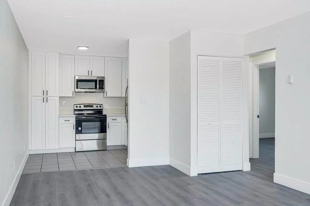 1642 C Ave - Photo 5 of 22