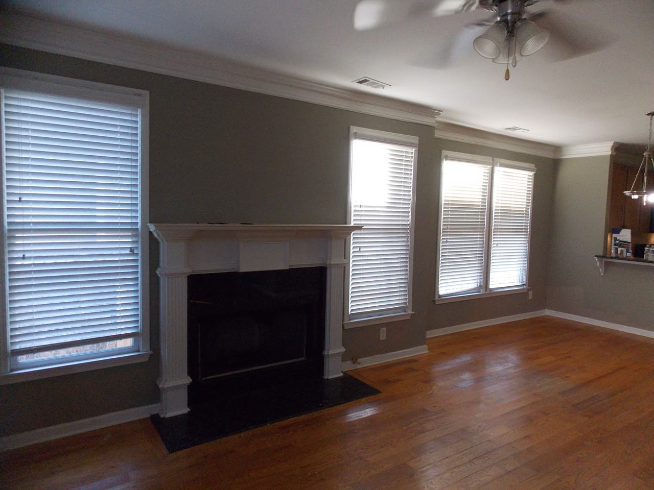 1378 Lucile Ave Sw - Photo 4 of 15