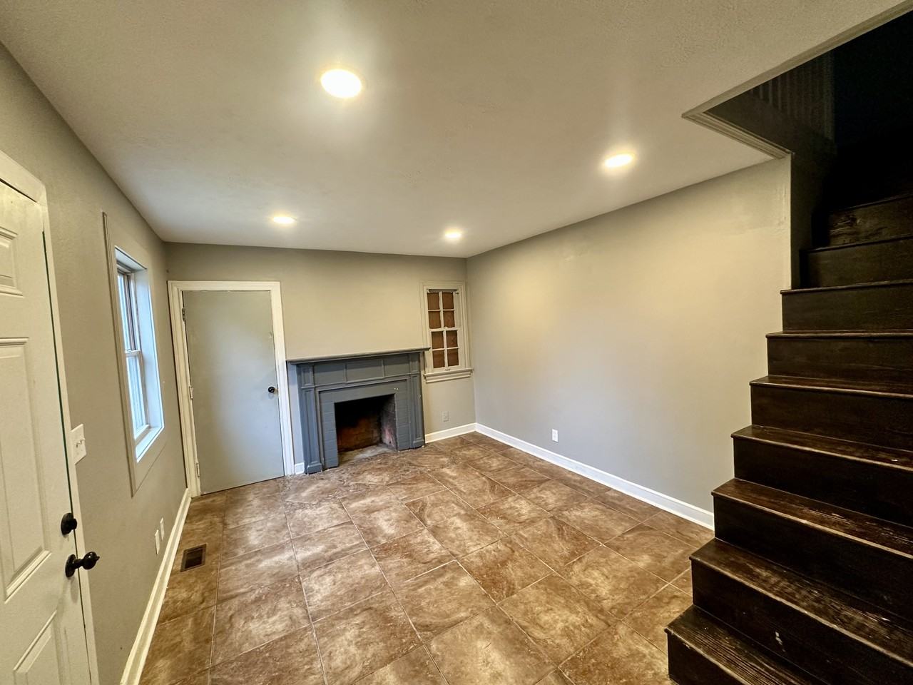 132 King St - Photo 4 of 17