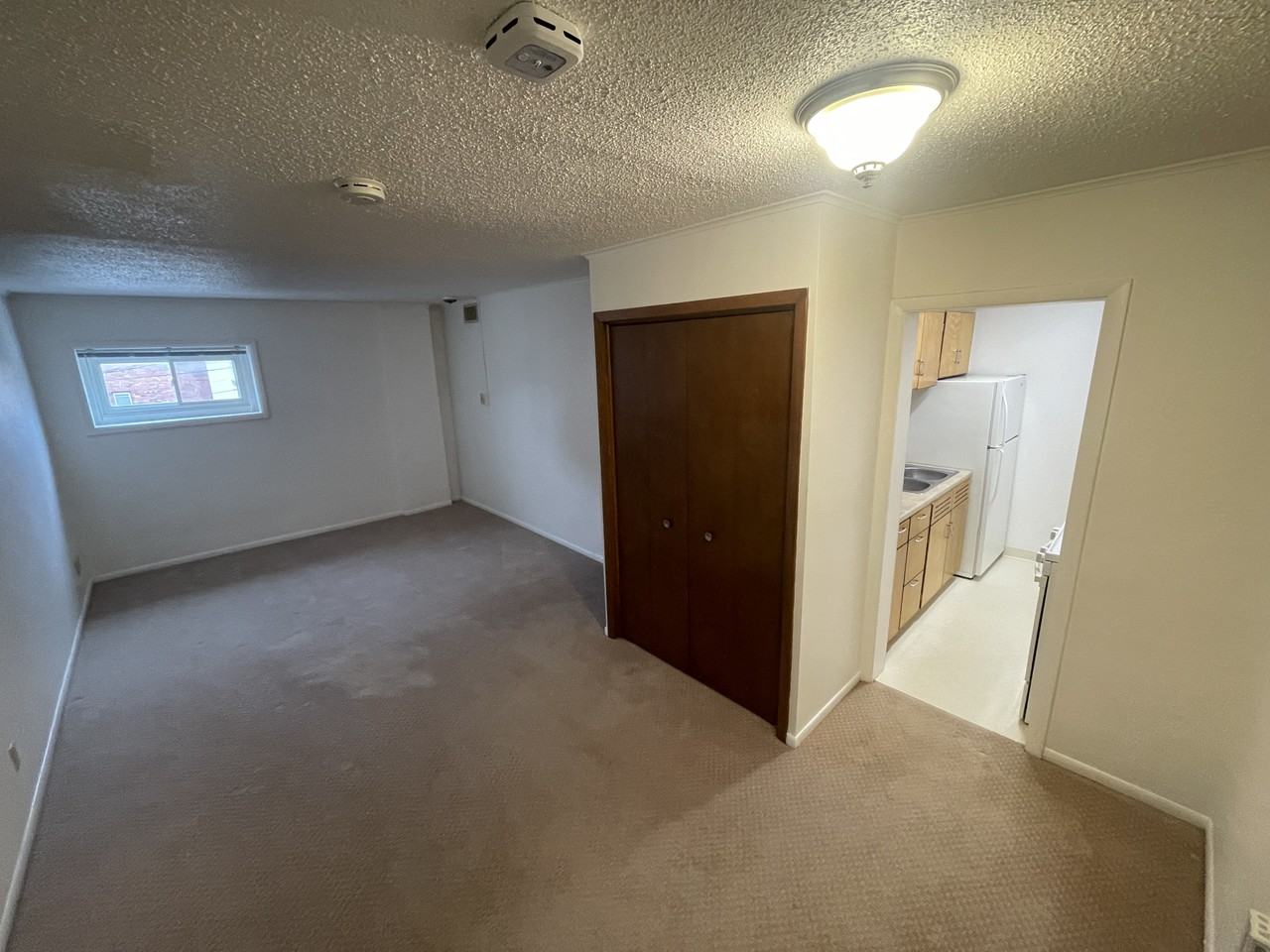 919 6th St #206 - Photo 5 of 8