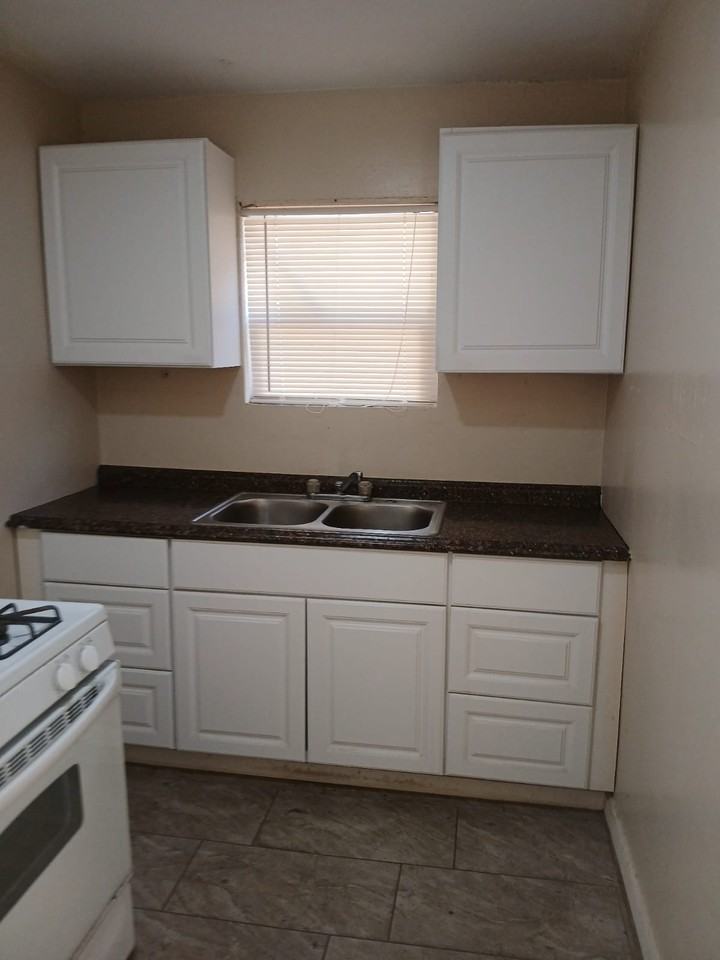 2301 N King St #2303 - Photo 2 of 2