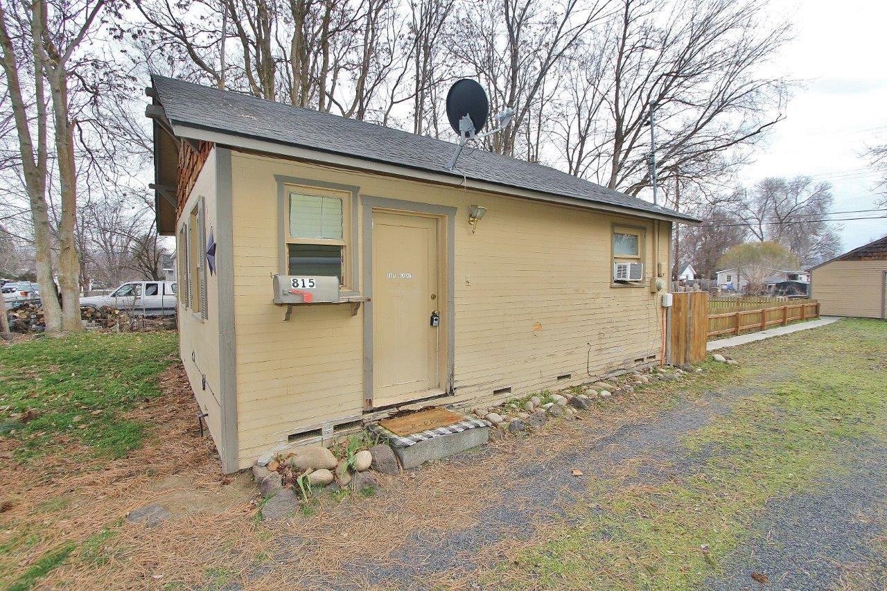 815 E 1st St - Photo 3 of 23