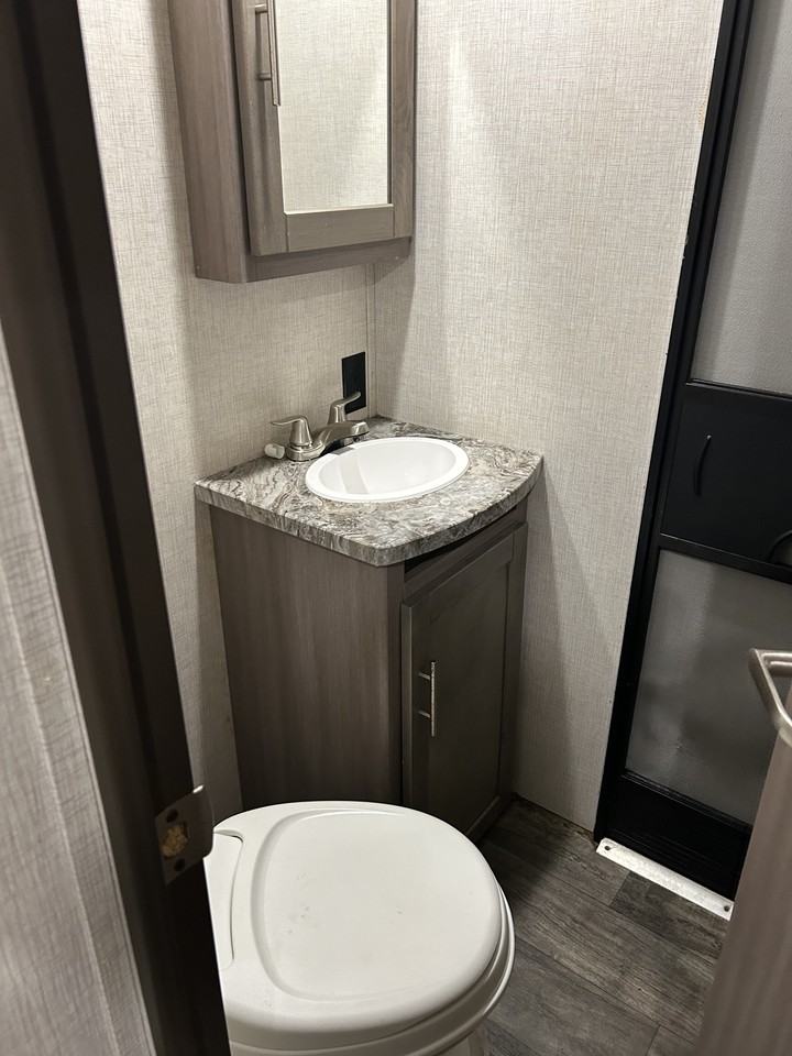 122 Shamrock Ave - Photo 4 of 7