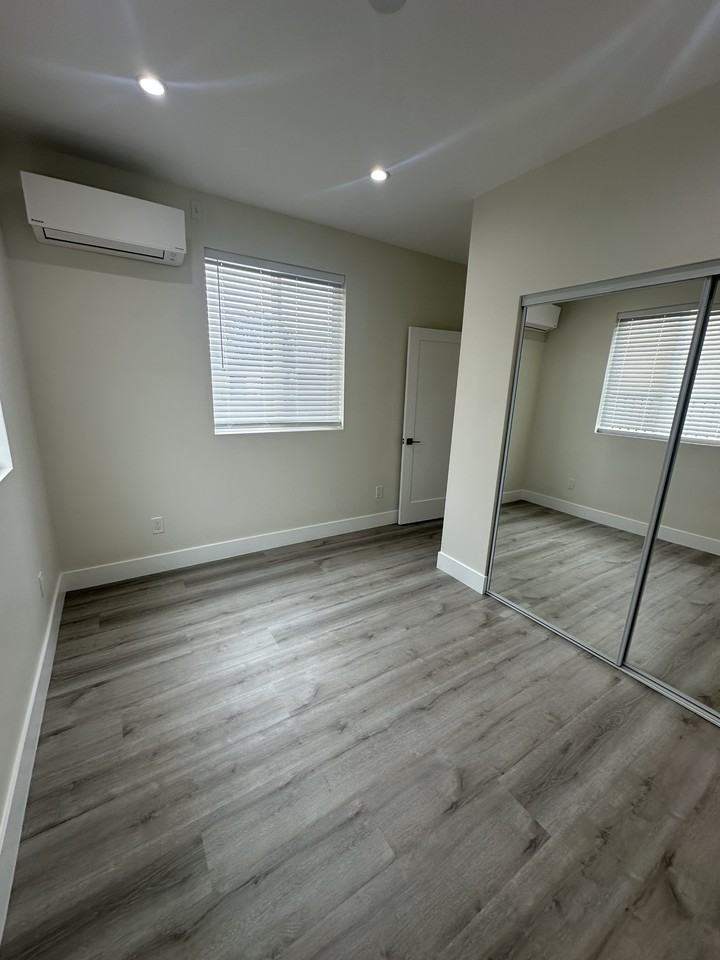 3443 W 171st St #3 - Photo 6 of 13