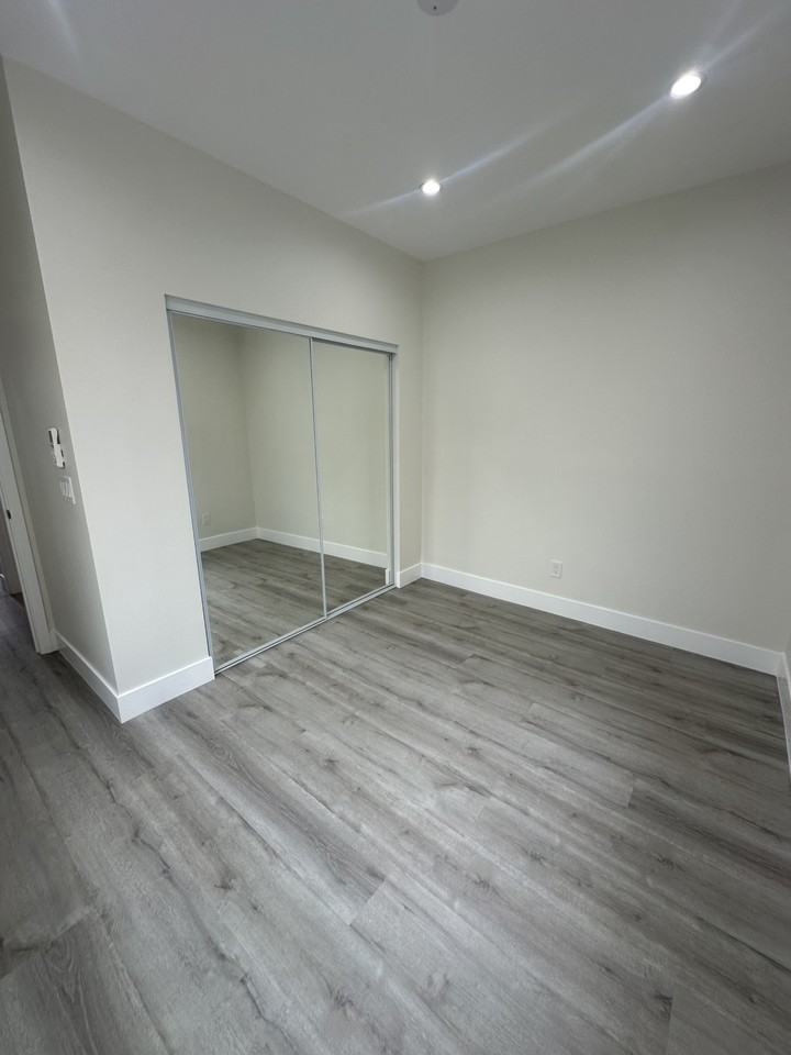 3443 W 171st St #3 - Photo 7 of 13