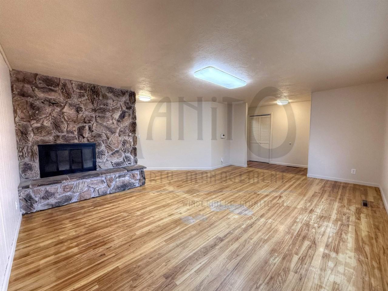 1210 W Warn Way - Photo 2 of 20