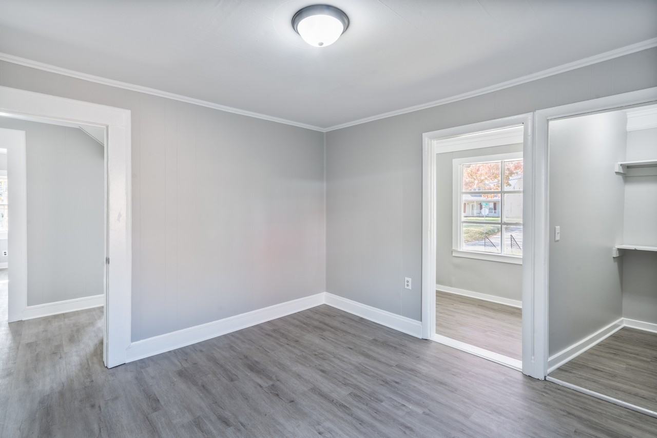 611 E Main St - Photo 6 of 15