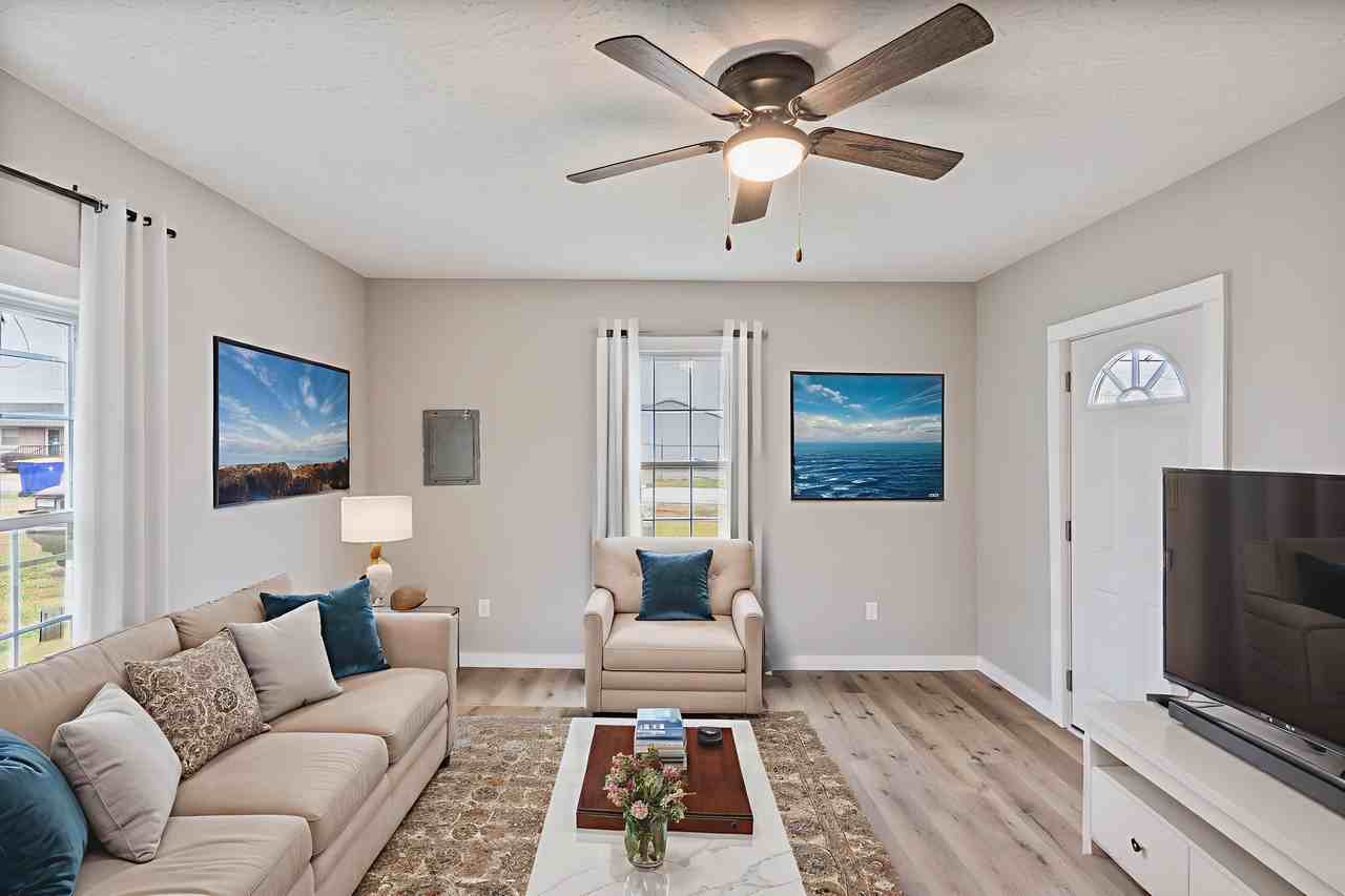 1442 Magnolia St - Photo 4 of 14