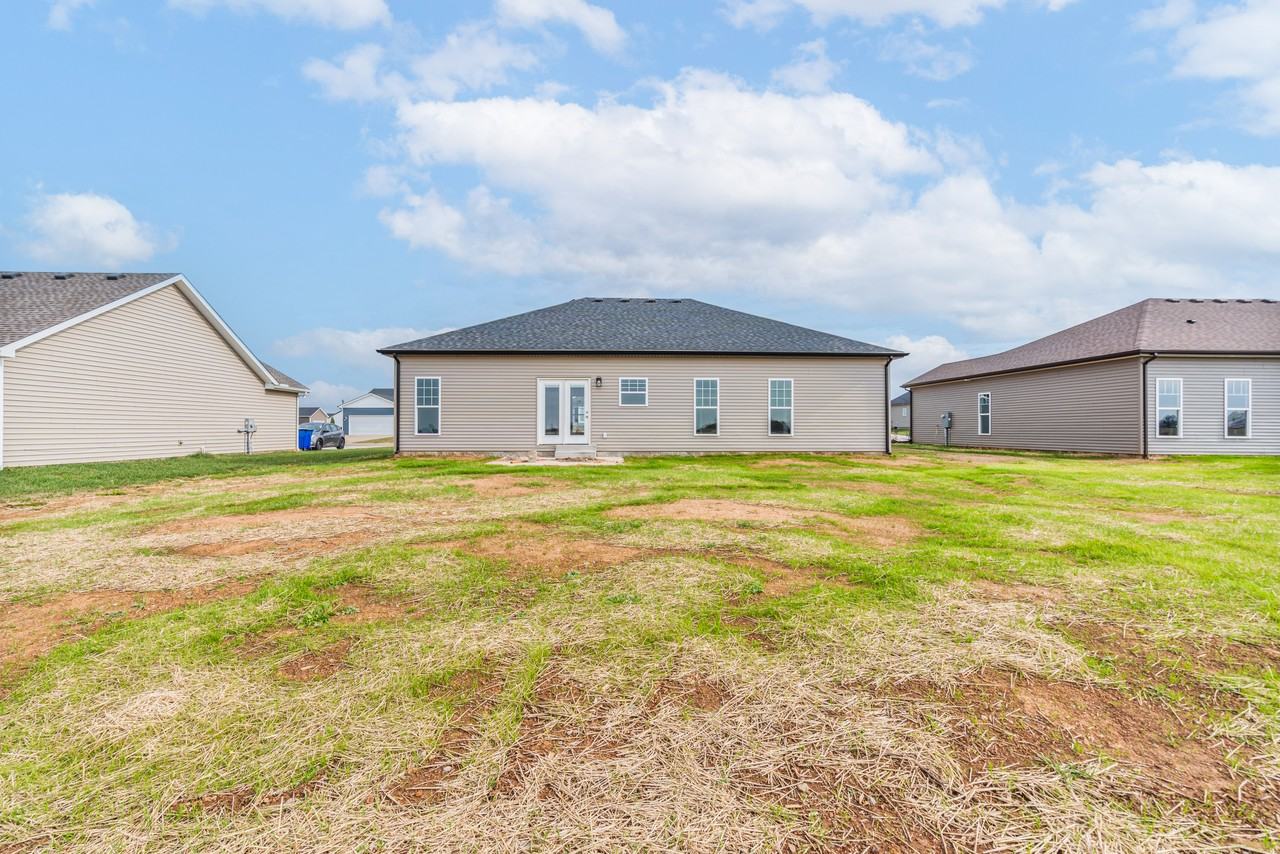 611 Victoria Way - Photo 3 of 11