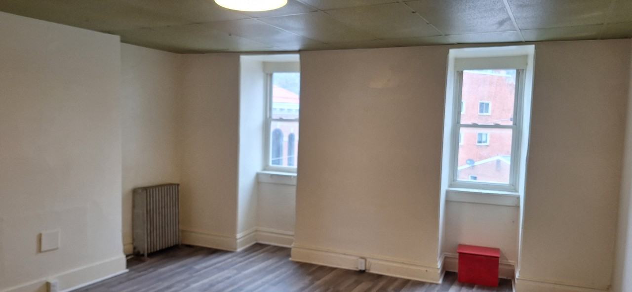 509 S Main St #2 - Photo 4 of 12