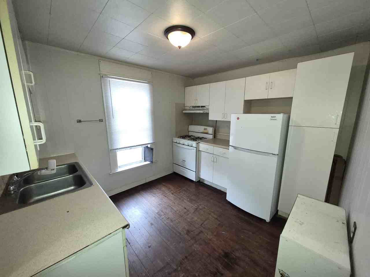 170 Marion Ave #3 - Photo 3 of 6