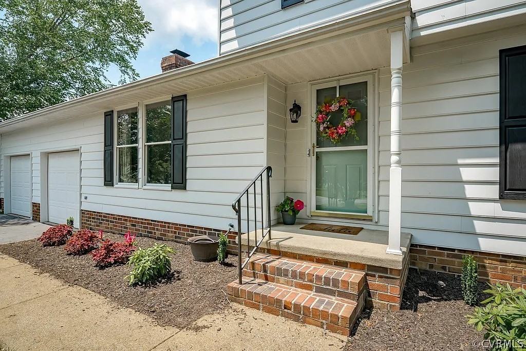 6326 Queens Lace Rd - Photo 3 of 20