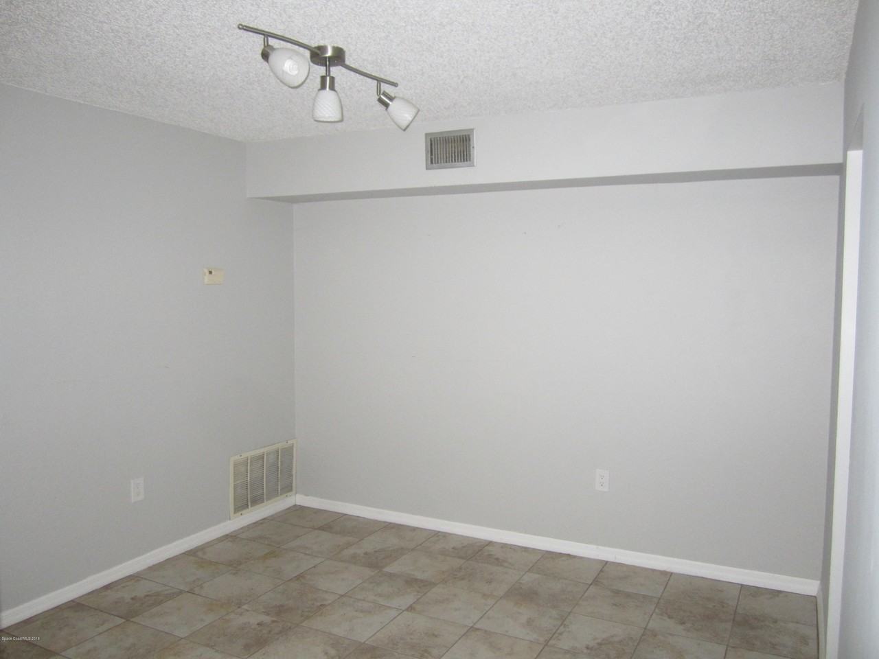 48 Bogart Pl - Photo 2 of 13