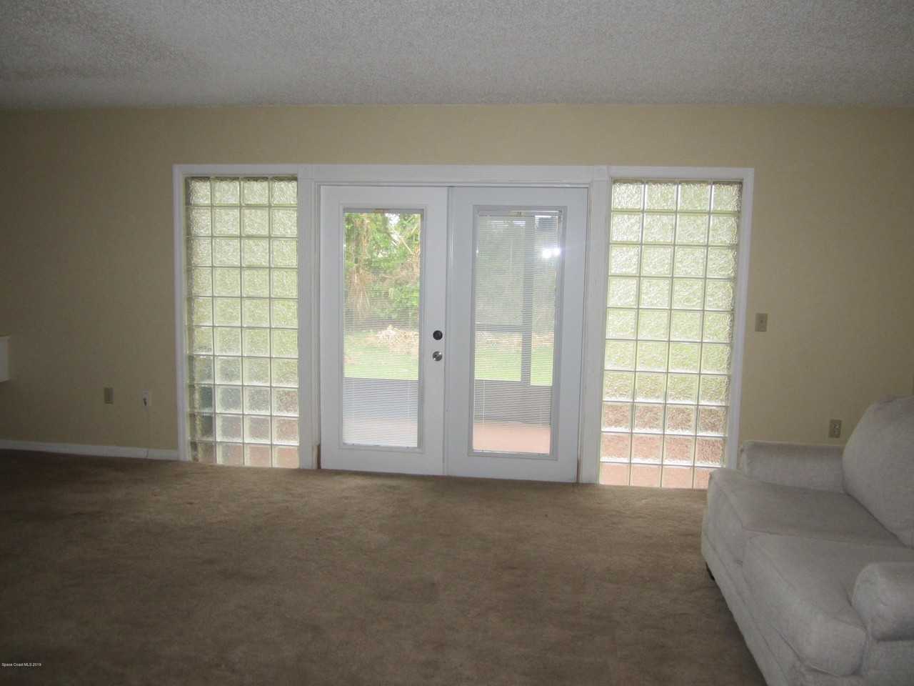 48 Bogart Pl - Photo 4 of 13