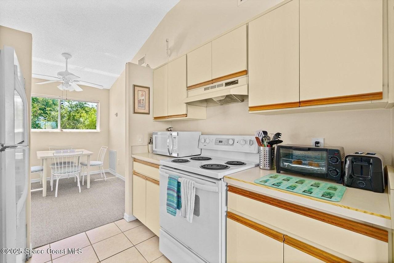 626 Beach Park Ln Unit V266 #V266 - Photo 6 of 37