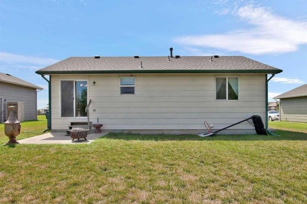 2306 S Rogers Ln - Photo 2 of 2