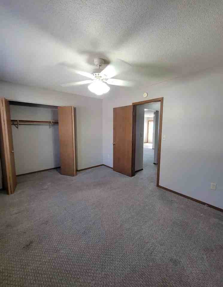 1026 Castlewood Dr - Photo 5 of 7