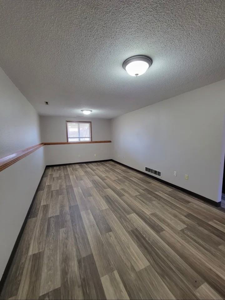 1026 Castlewood Dr - Photo 7 of 7