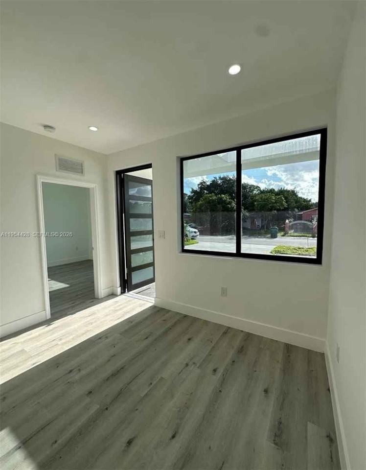 16002 Nw 38th Pl #0 - Photo 3 of 14