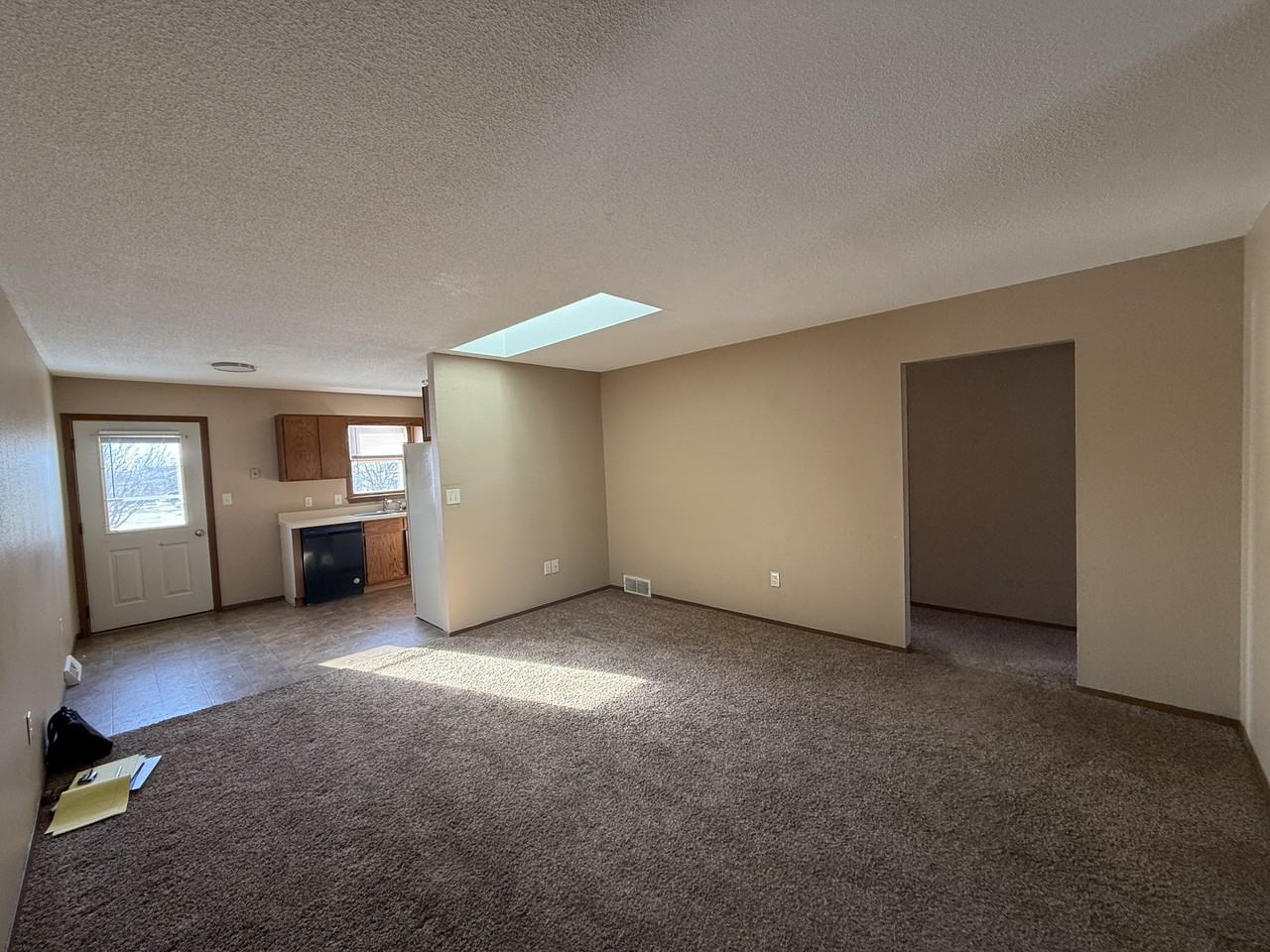 1006 Castlewood Dr - Photo 6 of 8