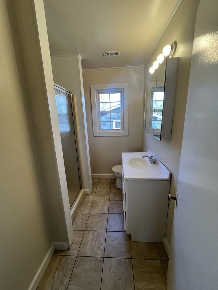 1309 3rd Ave S - Photo 4 of 22