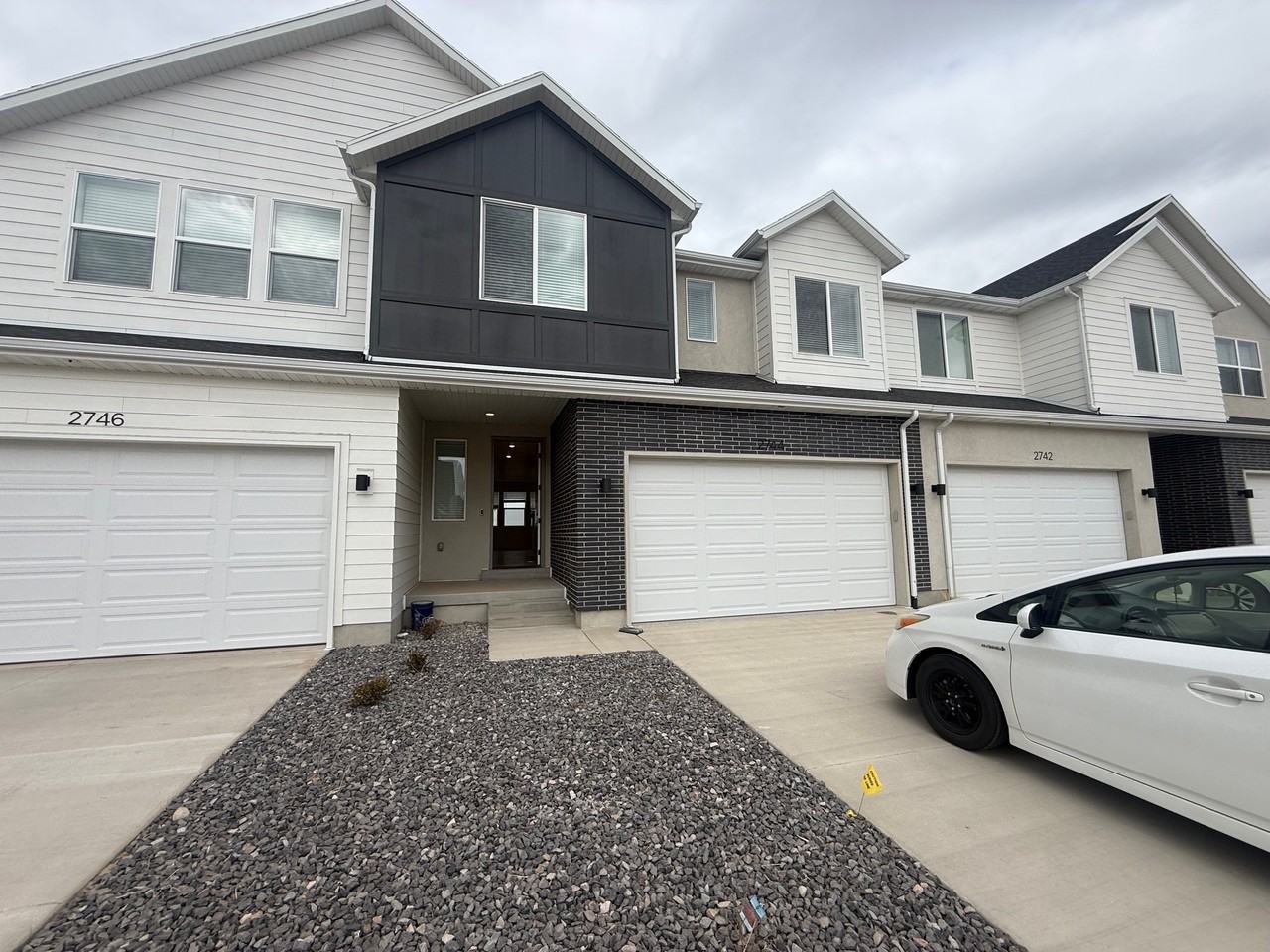 2744 W Aurora Ave #2744 - Photo 2 of 27