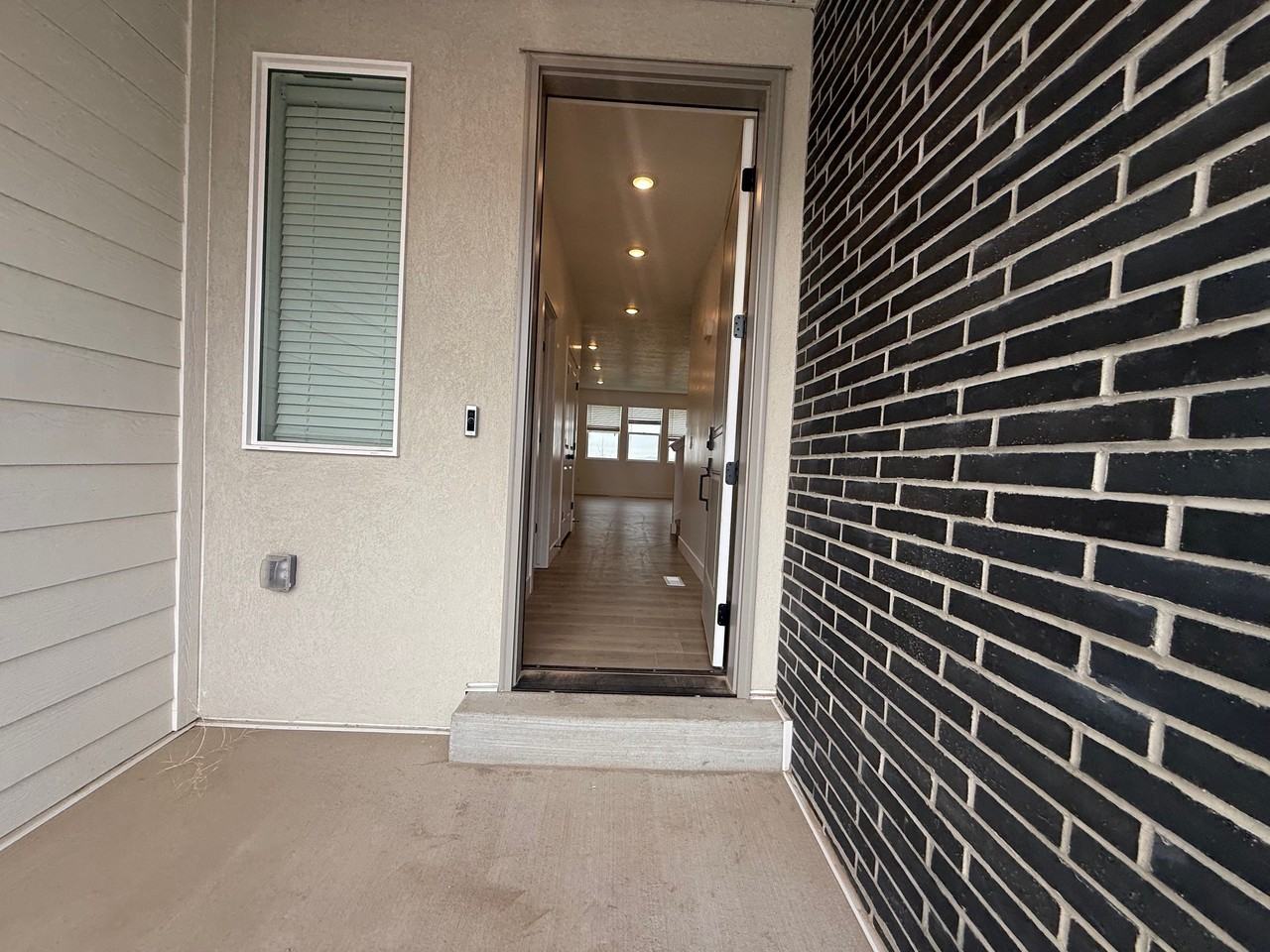 2744 W Aurora Ave #2744 - Photo 3 of 27