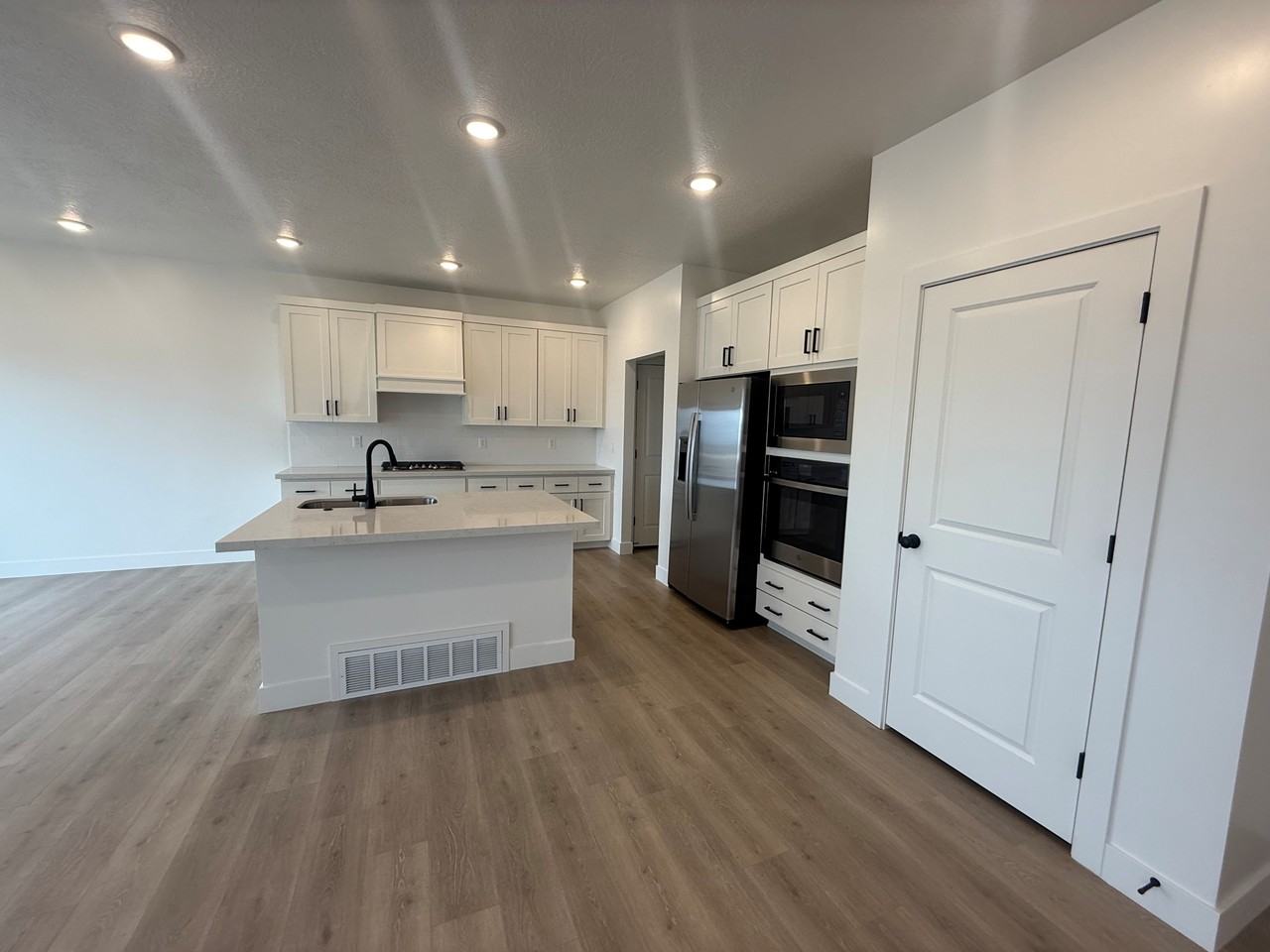 2744 W Aurora Ave #2744 - Photo 5 of 27