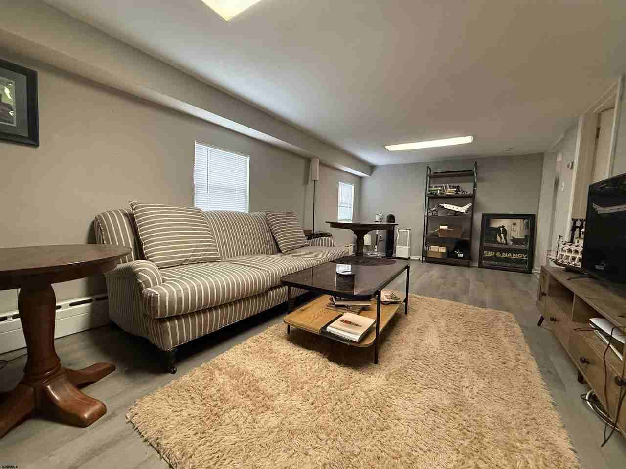 105 N Richards Ave - Photo 2 of 18