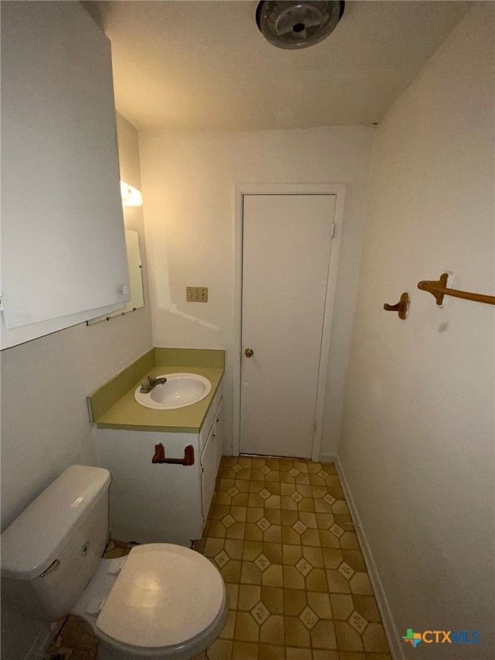 307 Sunset Ln Apt 6 #6 - Photo 6 of 6