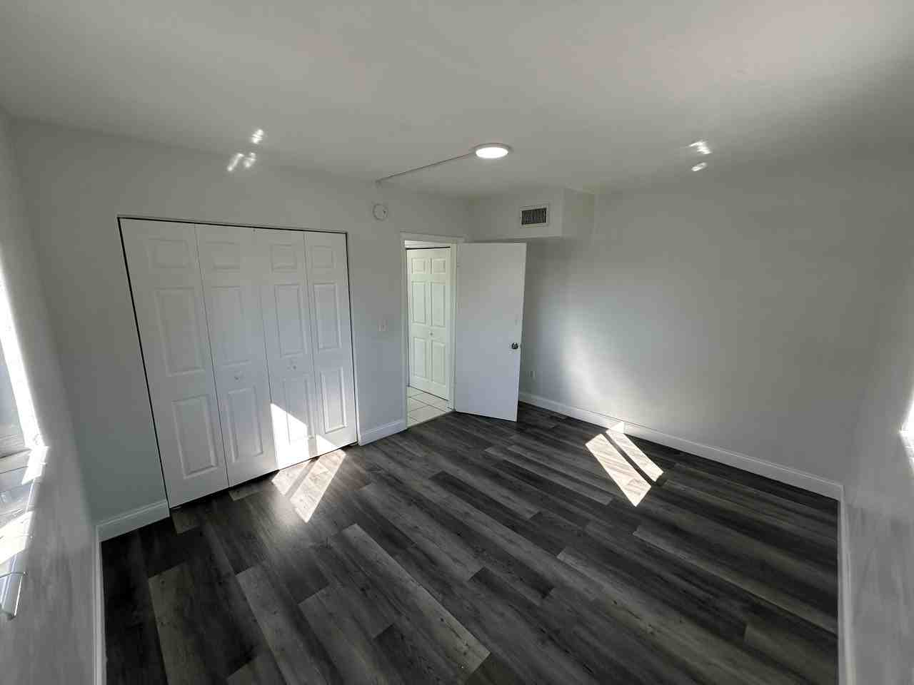 18255 Nw 23rd Ave #3 - Photo 4 of 12