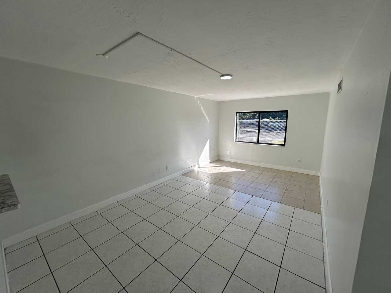 18255 Nw 23rd Ave #3 - Photo 6 of 12